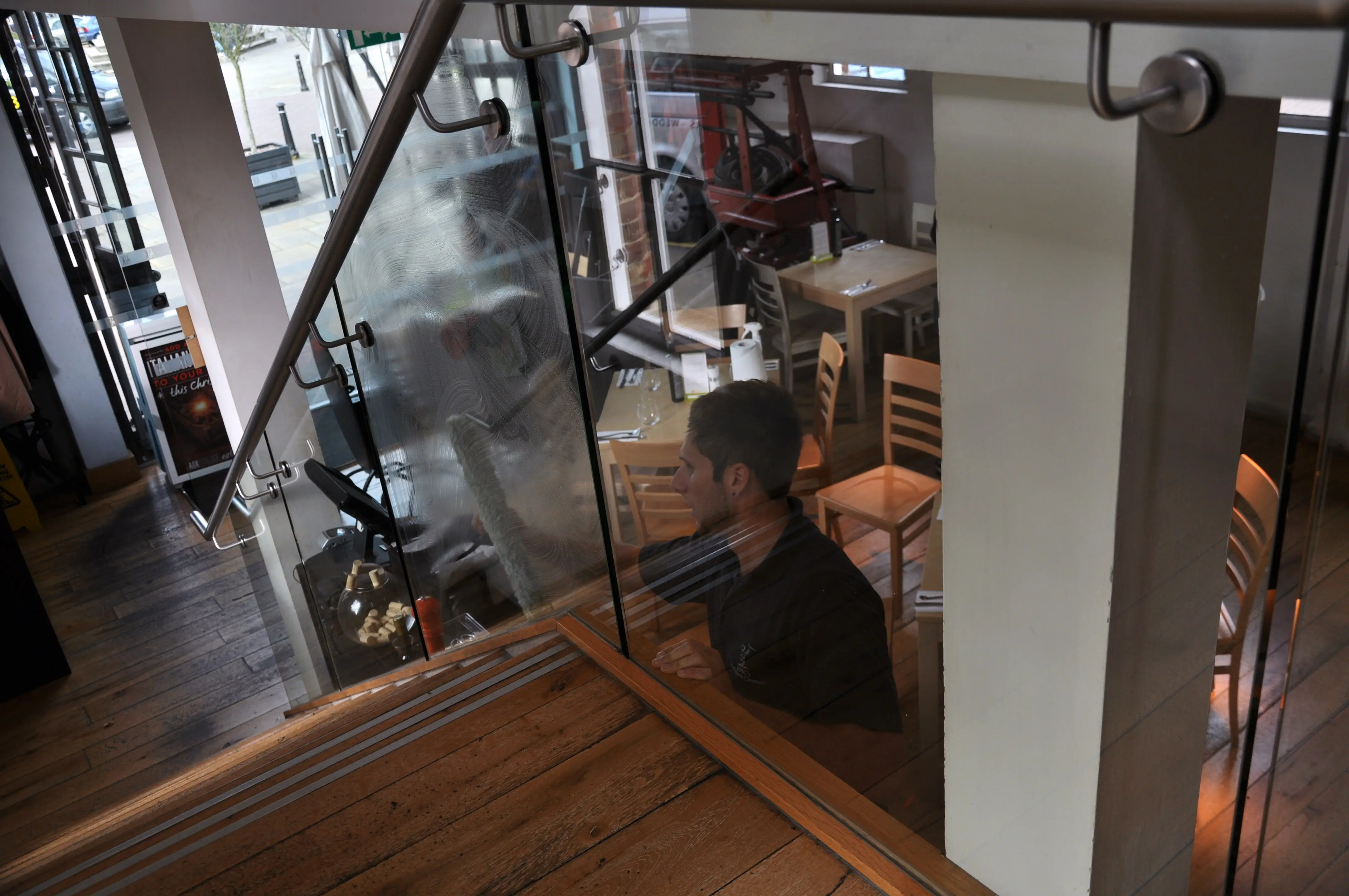 Window Cleaning by DMC Facilities Management